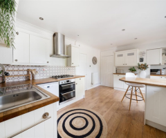 Detached Bungalow Cemmaes Court Road, Boxmoor