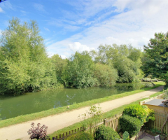 Fabulous Family Home. Three Bedrooms, Brook Lane, Berkhamsted - 6